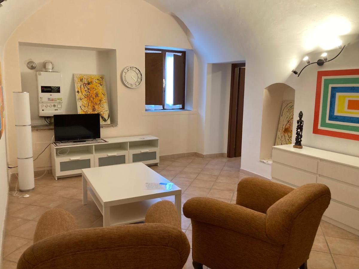 Poncinvs Di Gabriella Patelli Bergamo