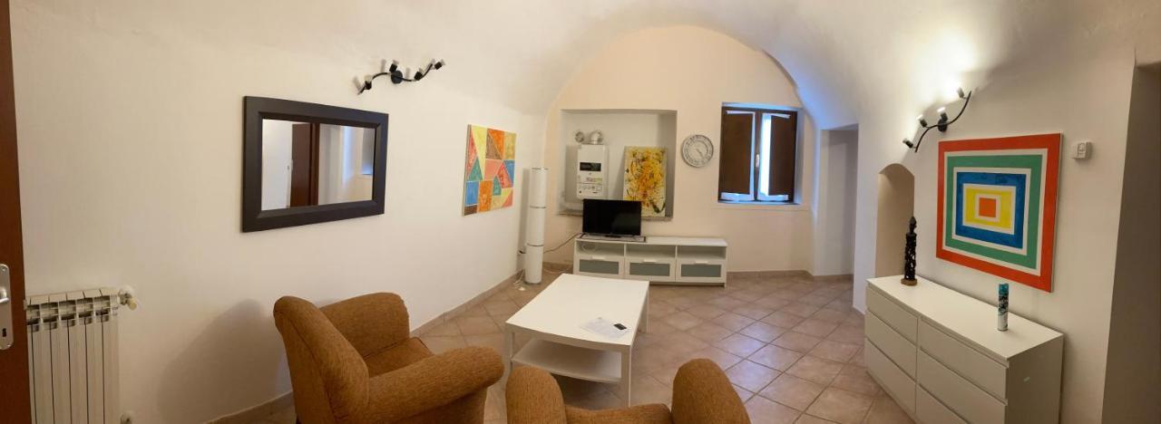 Poncinvs Di Gabriella Patelli * Bérgamo